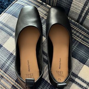TimeAndTru Black Flat Dress Shoes
